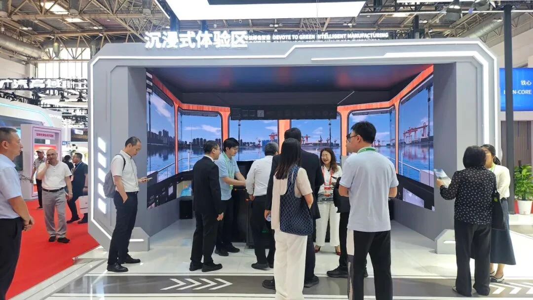 链博会现场的船舶智能航行仿真展示及观众体验